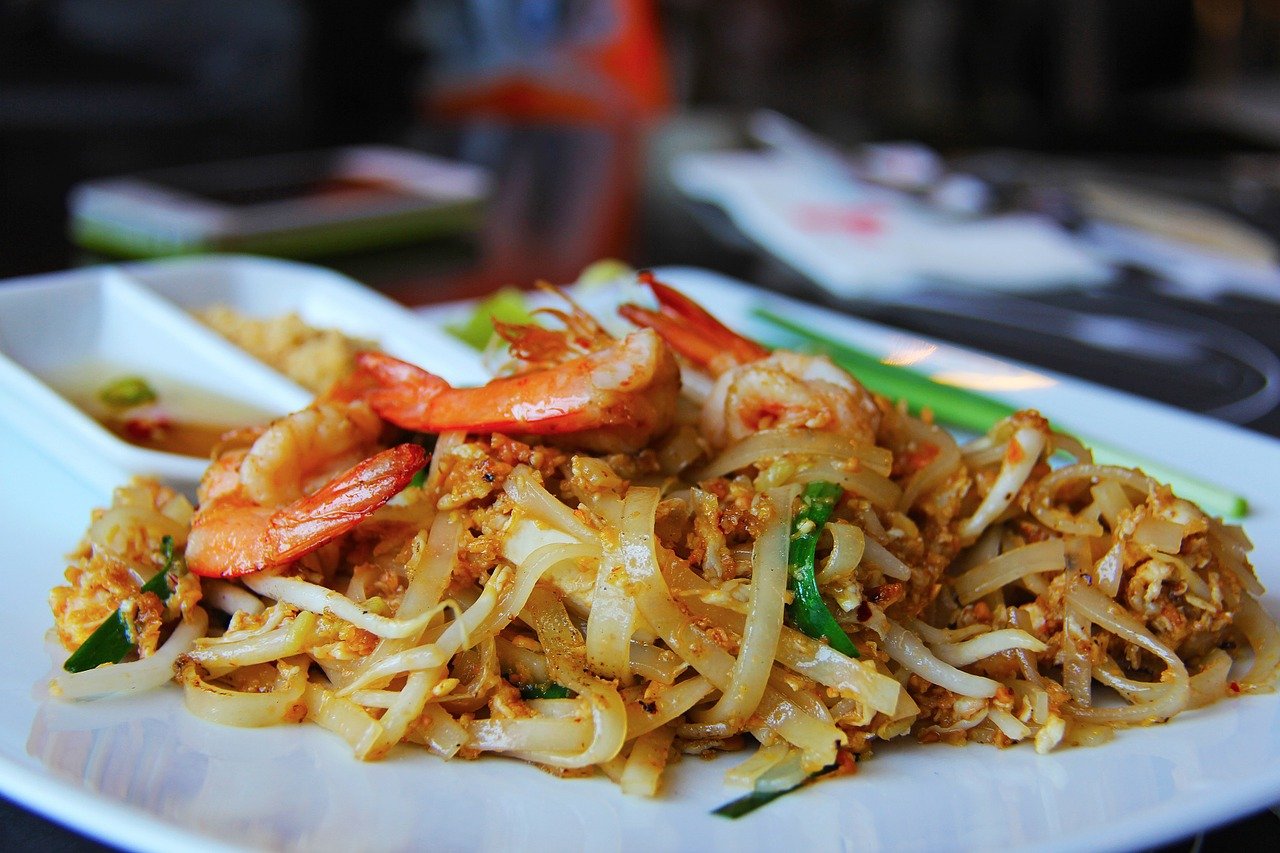 pad thai, hungry, noodles-921884.jpg