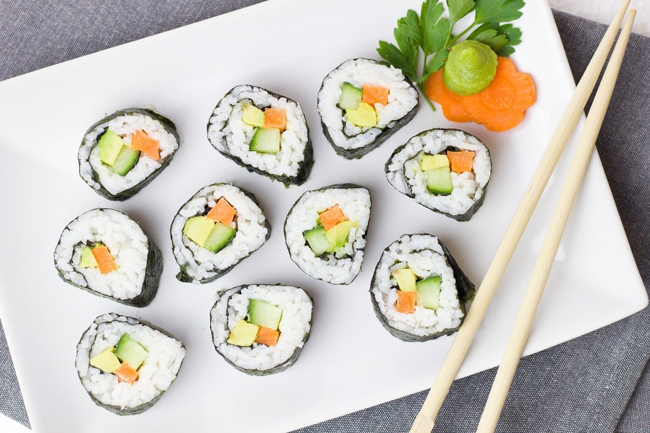 sushi, vegetarian, vegetables-2112350.jpg